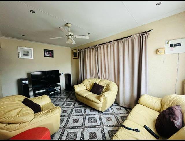 7 BEDROOM HOUSE FOR SALE IN BIRCH ACRES